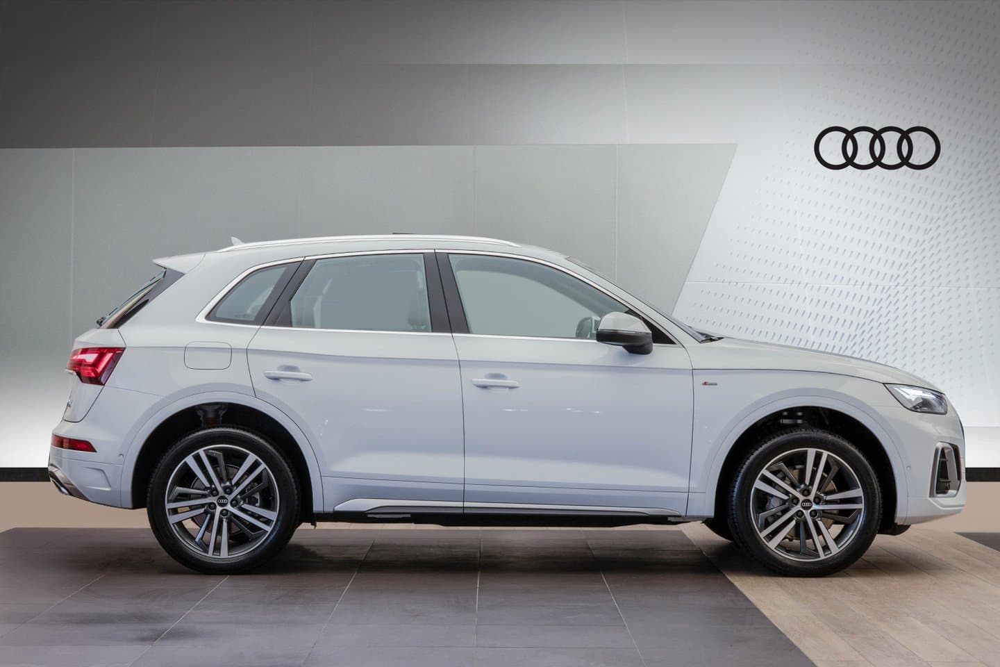 Audi Q5 2023 | White | Audi Approved :plus | Saudi Arabia